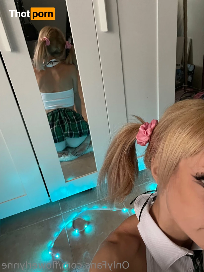 FlowerLynne 14693731