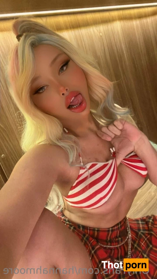 Hannah Moore 6114276