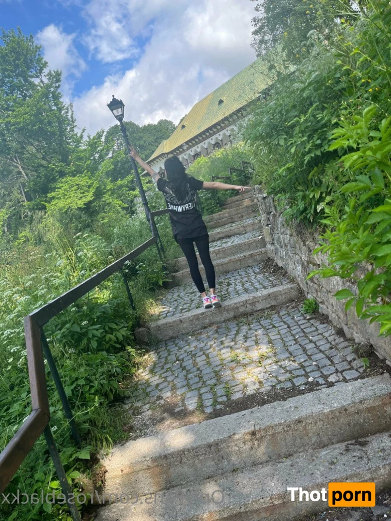 Roseblack🖤 2320027