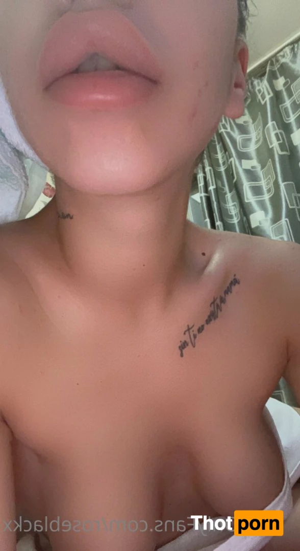 Roseblack🖤 2320034