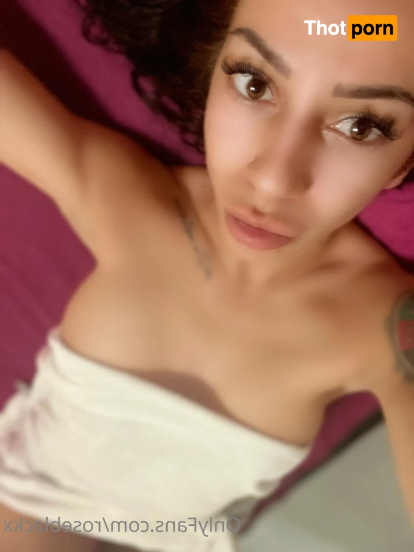 Roseblack🖤 2320055