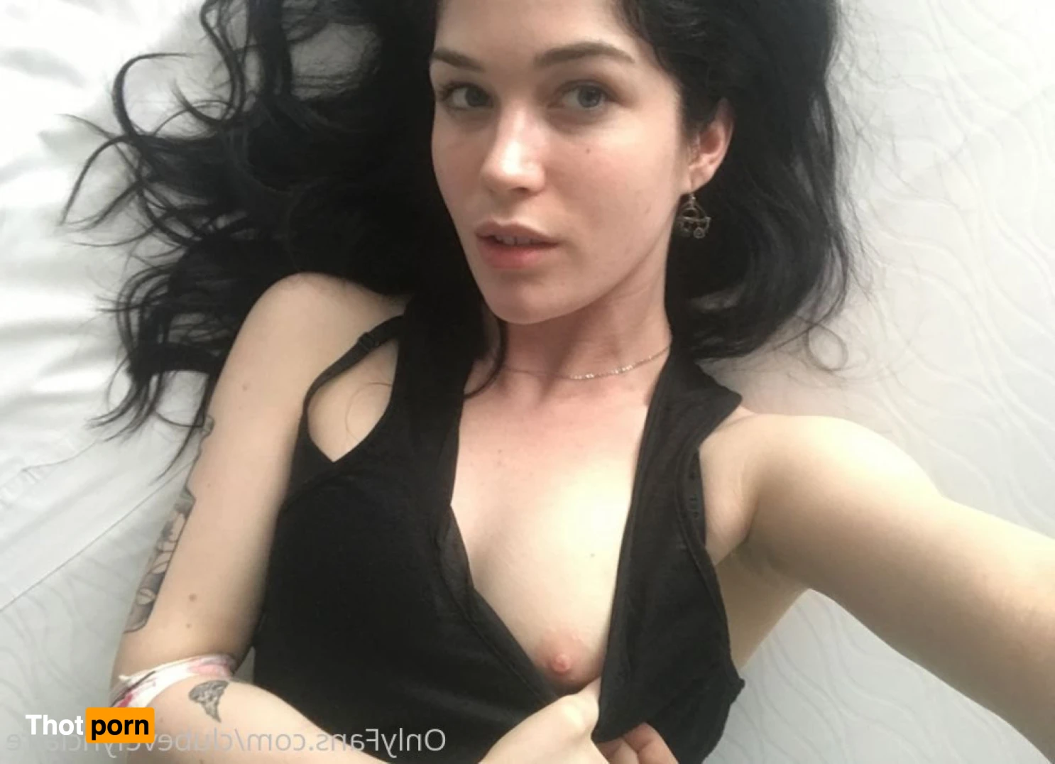 Evelyn Claire 13869125