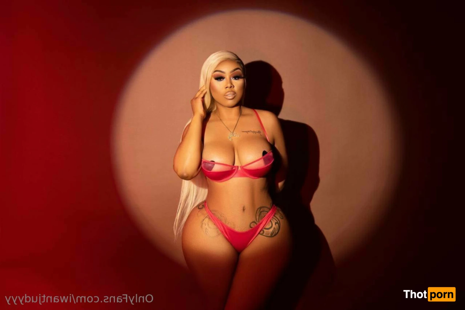 Fattest Ass On 0nlyf@nz 13691214