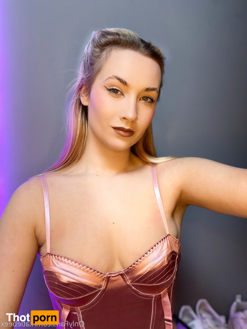 Katie Bee ☘️🇮🇪lets sext! 16568389