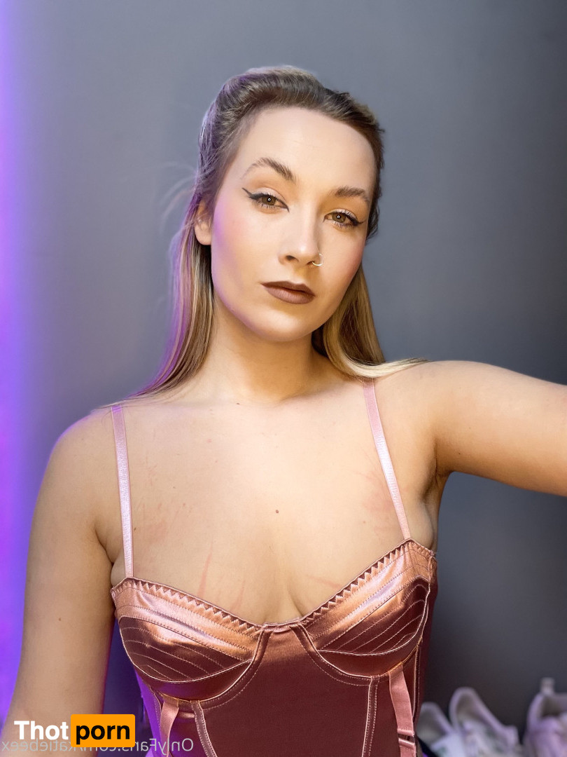 Katie Bee ☘️🇮🇪lets sext! 16568391