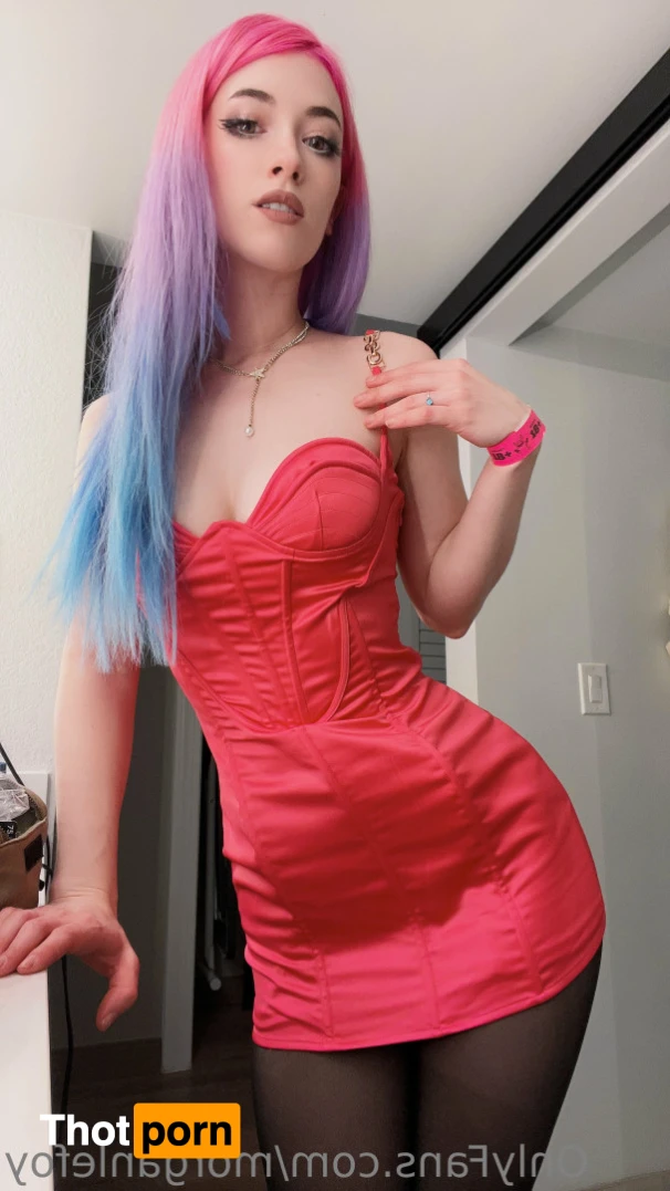 MorganLeFoy 13529578