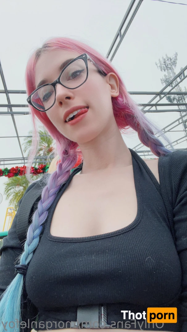 MorganLeFoy 13529662