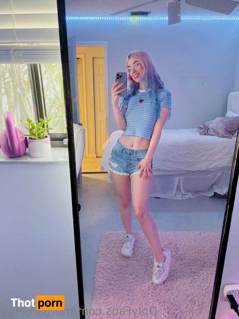 MorganLeFoy 13530849