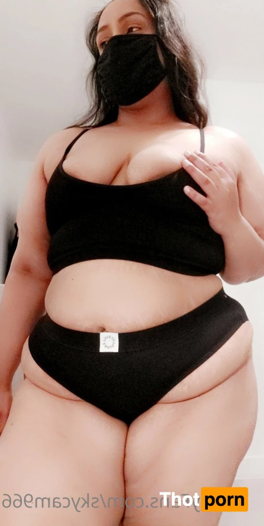 Plus Size Queen 2298569