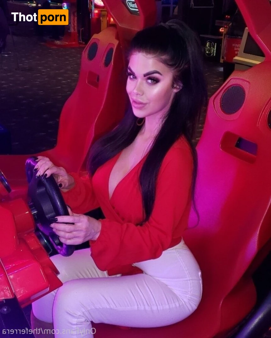 Katia Ferrera 6334598