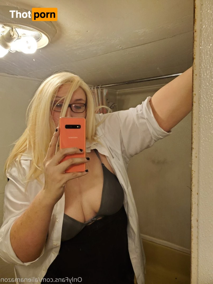 The Alien Amazon👽💜👽 3793605