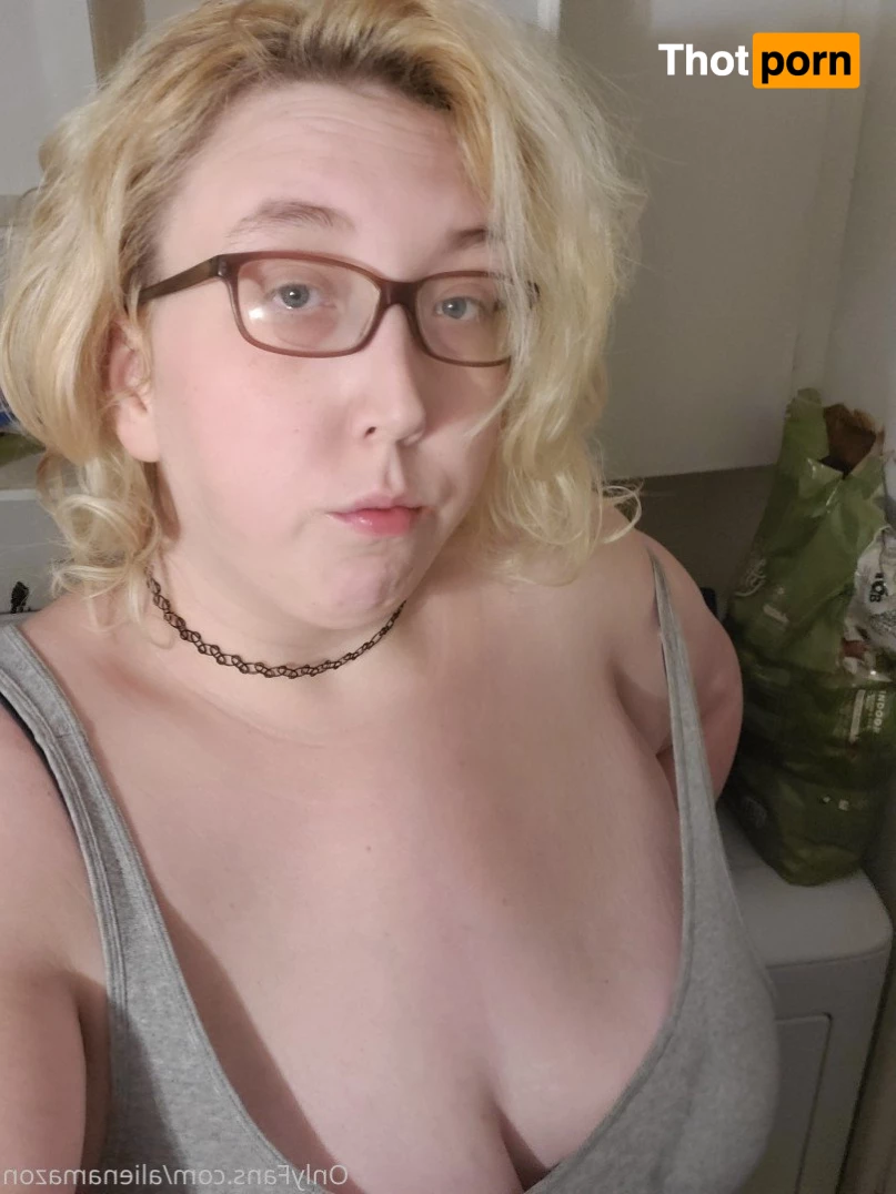 The Alien Amazon👽💜👽 3794685