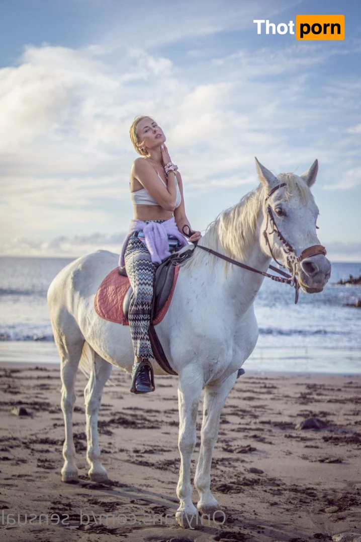 You know this blondie 💦 4010999