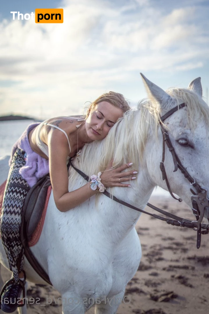 You know this blondie 💦 4011269