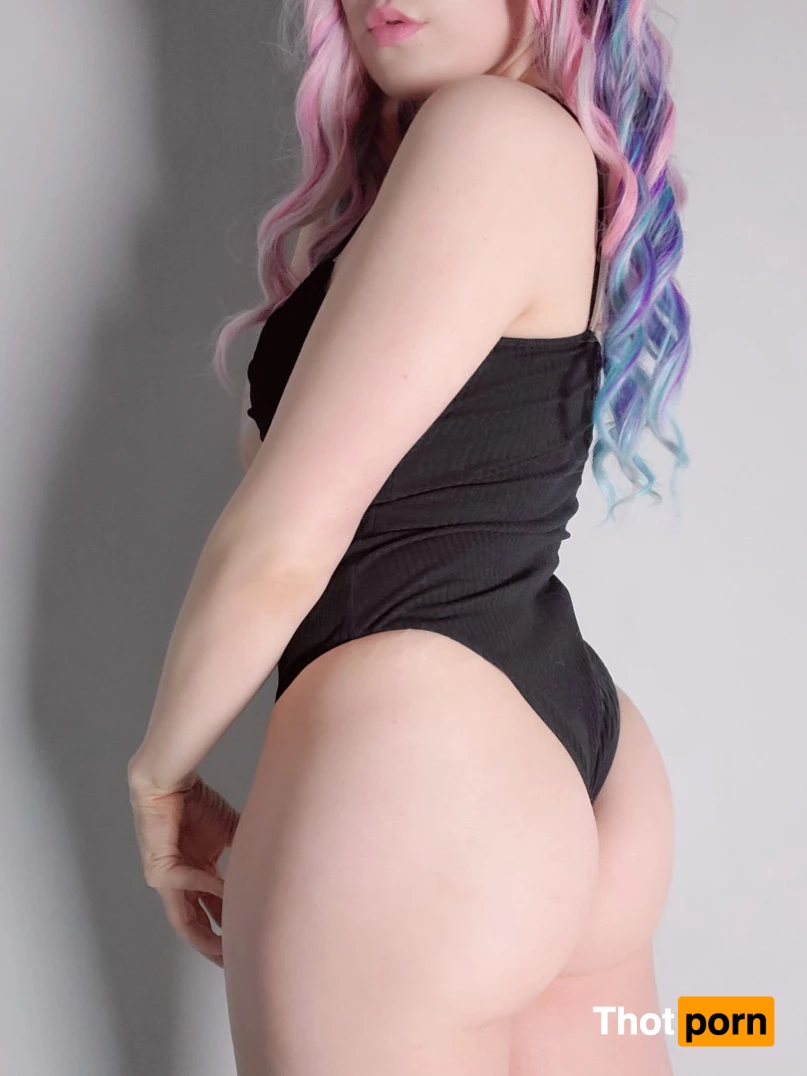 Lizzie Buns 🍭 6328012