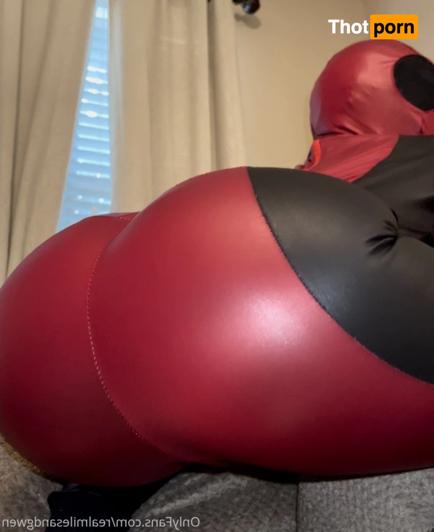 Cosplay queen 2287939