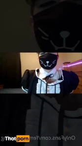 2566198