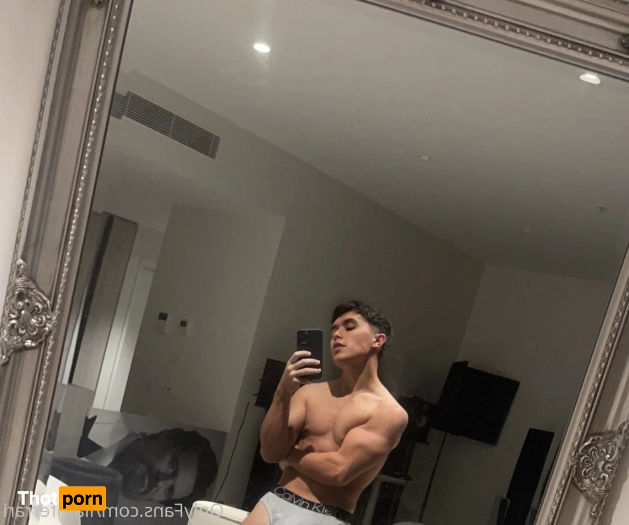 Liam Ferrari 4252008