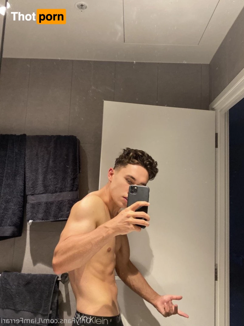 Liam Ferrari 4253534