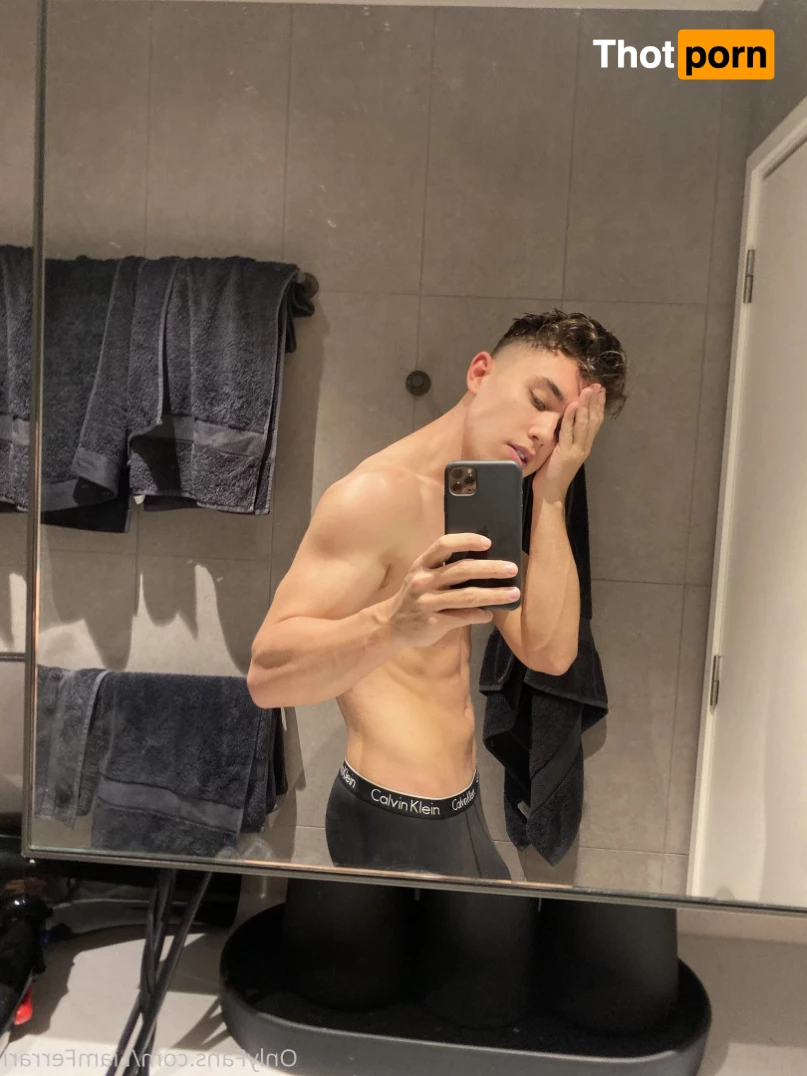 Liam Ferrari 6170255