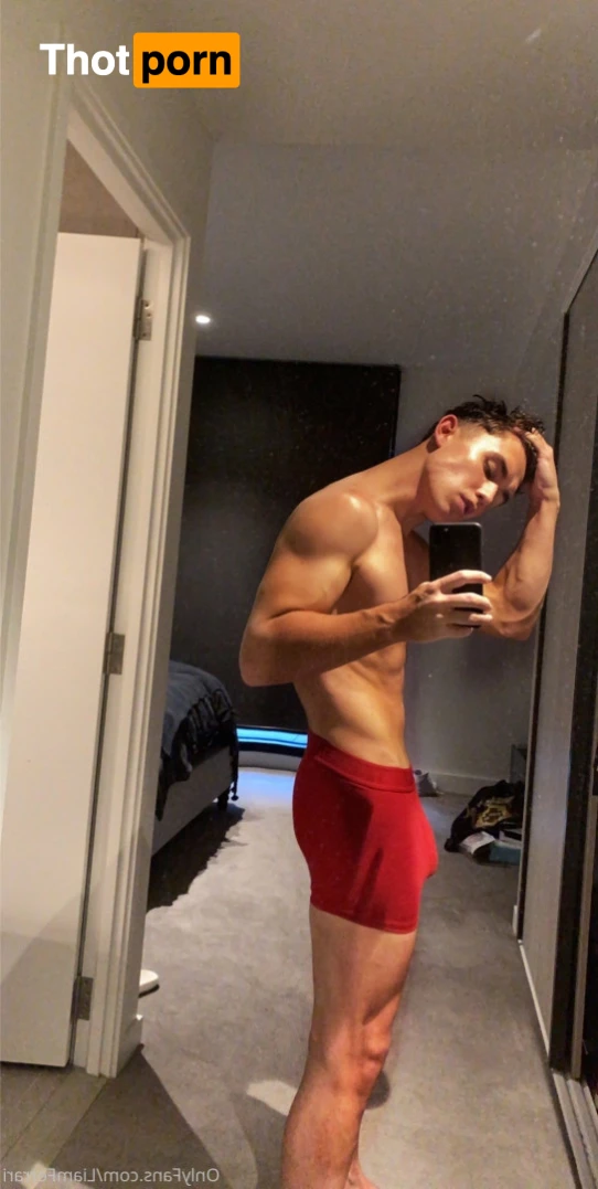 Liam Ferrari 6170314