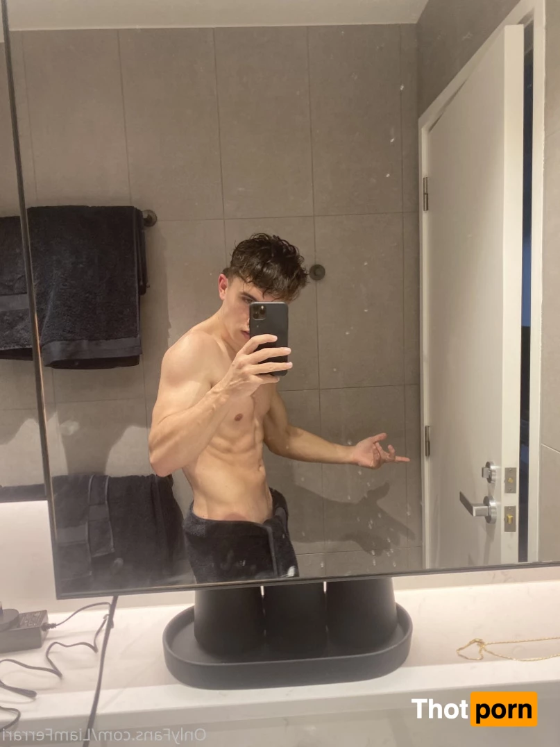 Liam Ferrari 6170324