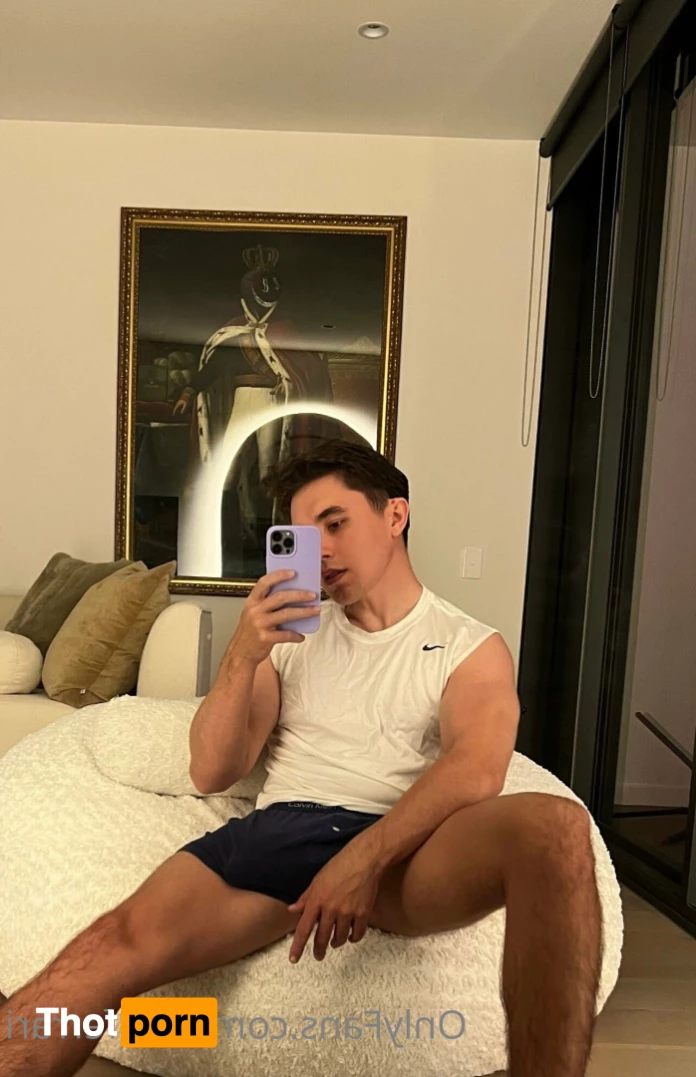 Liam Ferrari 6170345