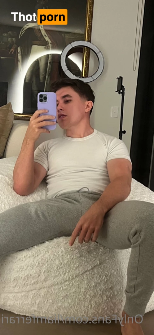 Liam Ferrari 6170363