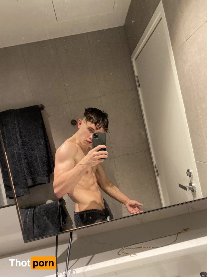 Liam Ferrari 6170408