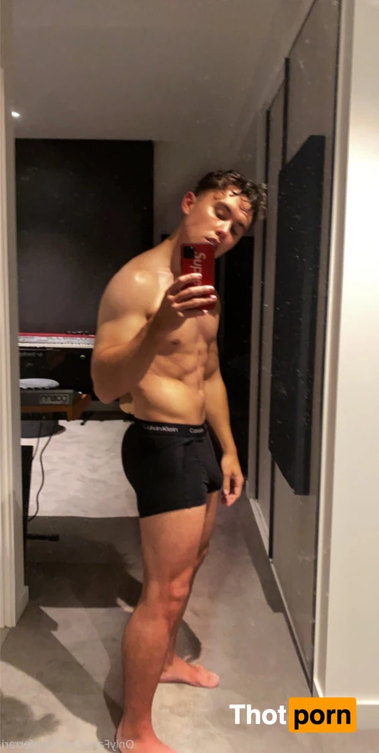 Liam Ferrari 6170418