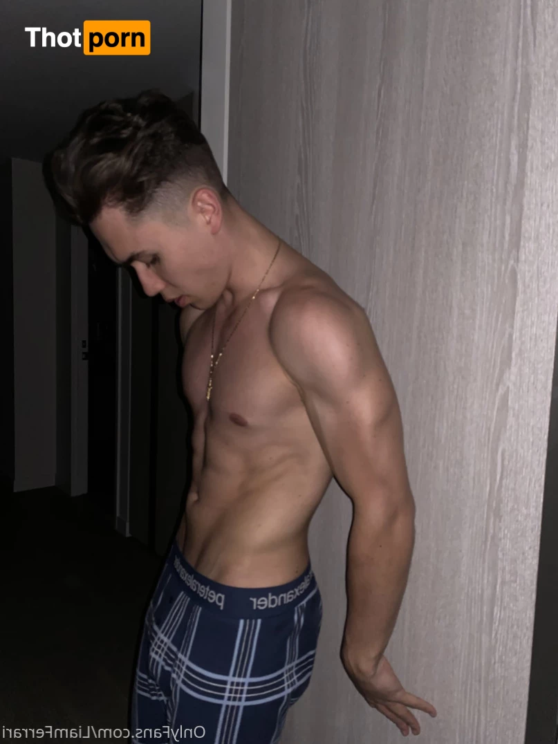 Liam Ferrari 6170470