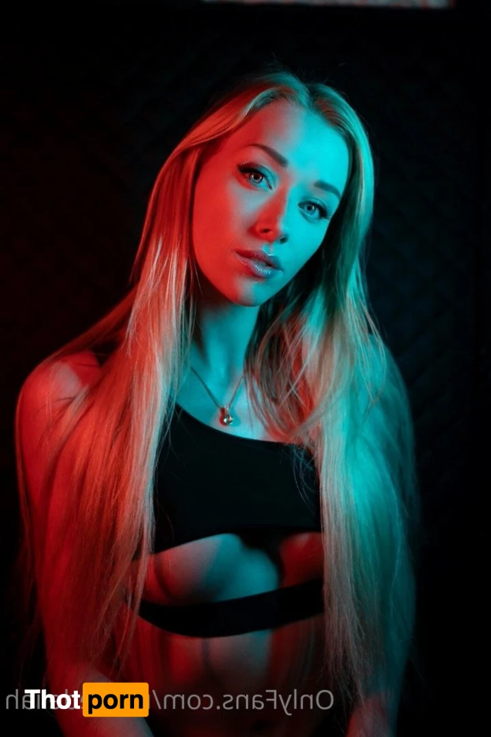 Nicole Deliah 2277366