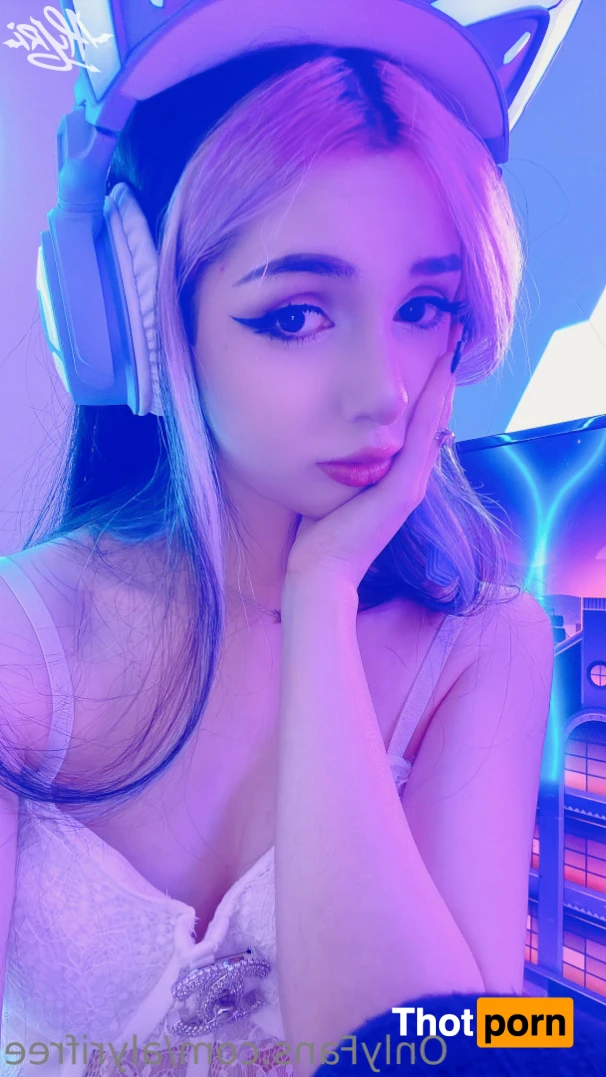 Alyri 😈 16205597