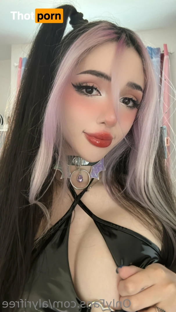 Alyri 😈 16205760