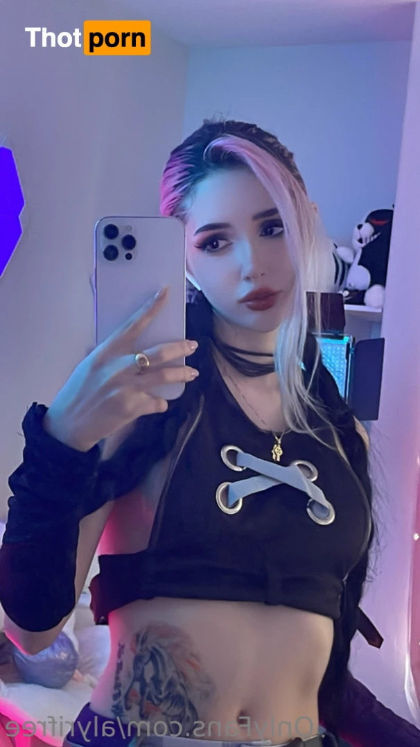 Alyri 😈 16205822