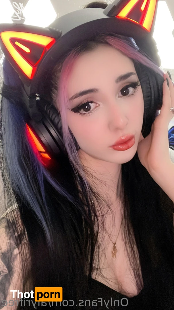 Alyri 😈 16206569