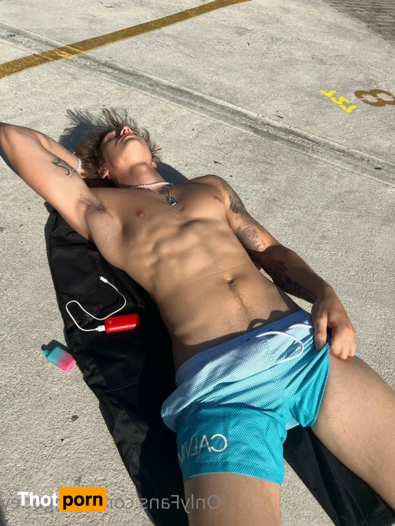Bristo [ hungodey ] OnlyFans leaked photo 2270720 on Thotporn