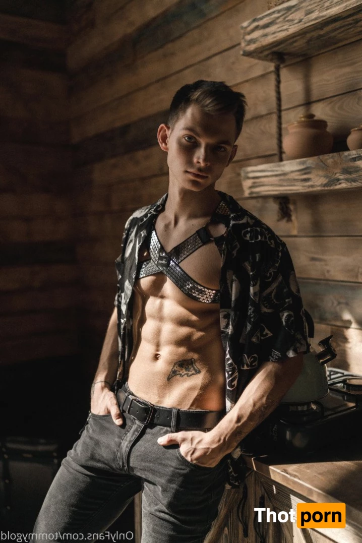 Tommy Gold💦Free  @tommygold 3582216