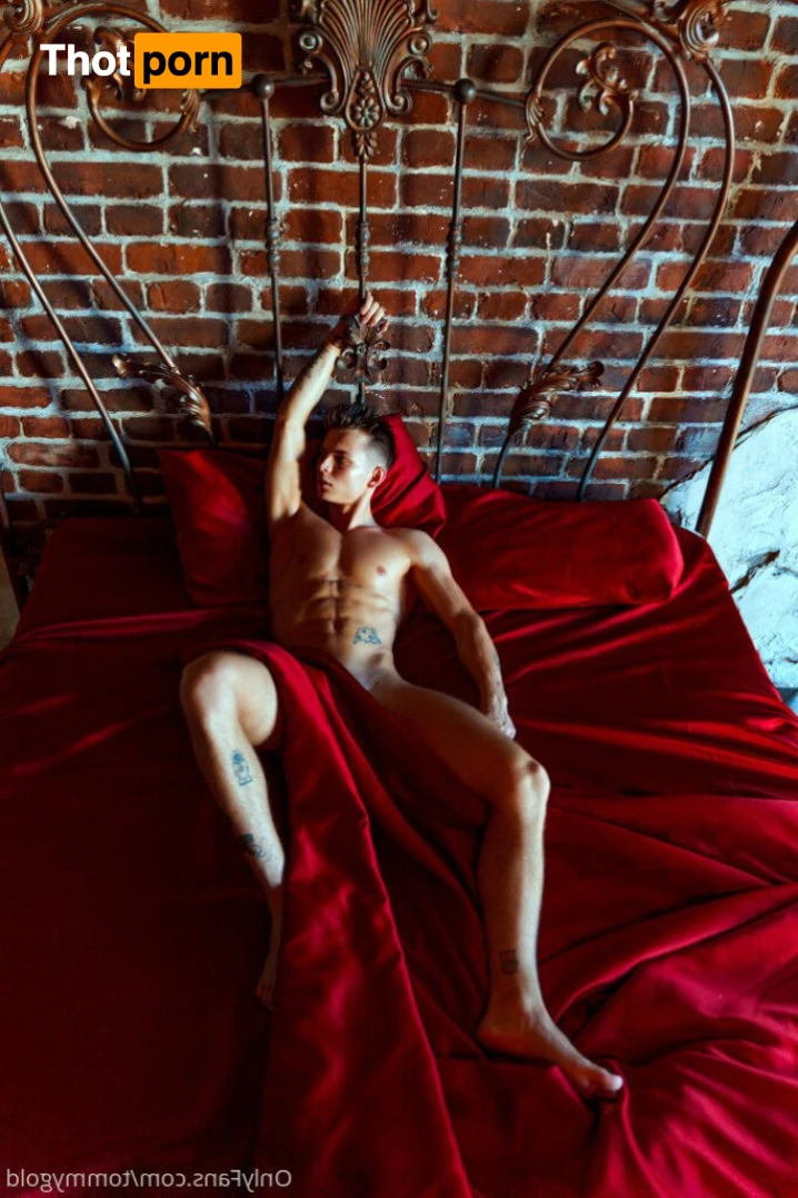 Tommy Gold💦Free  @tommygold 3582670