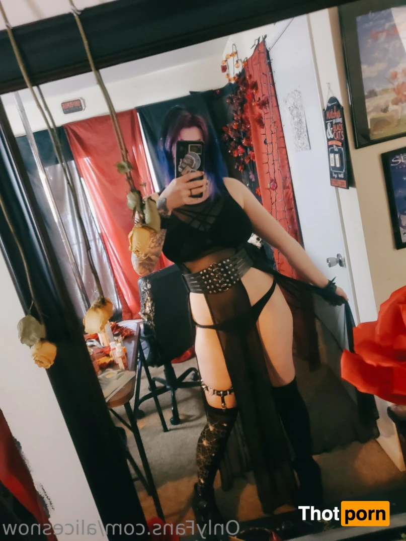 Alice ~ Big Tittied Goth Girlfriend 15052883