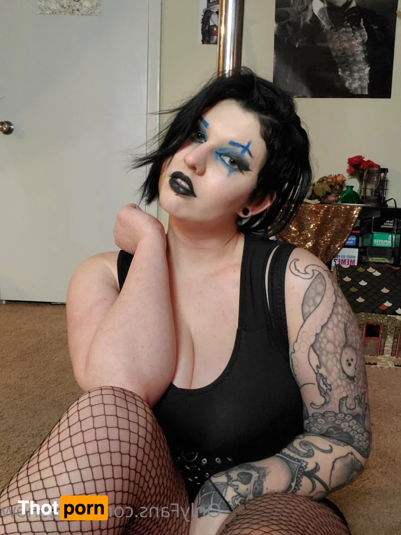 Alice ~ Big Tittied Goth Girlfriend 15063313