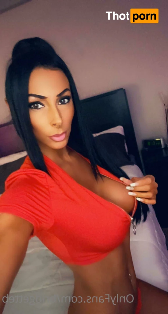 Bridgette B 12838401