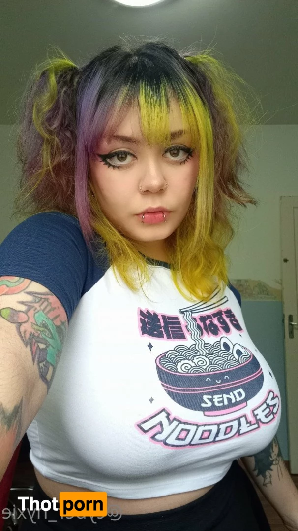 Nyxie 💚👾 2159186