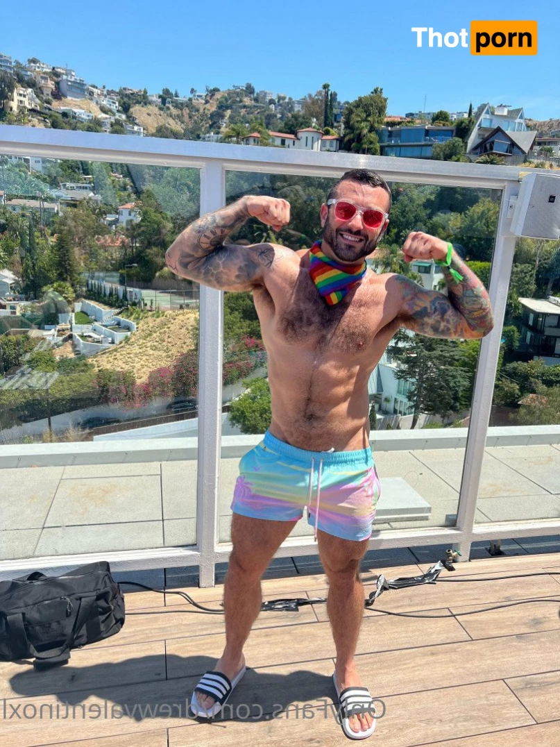 Drew Valentino (DrewcyFrOOtXL) 2159085