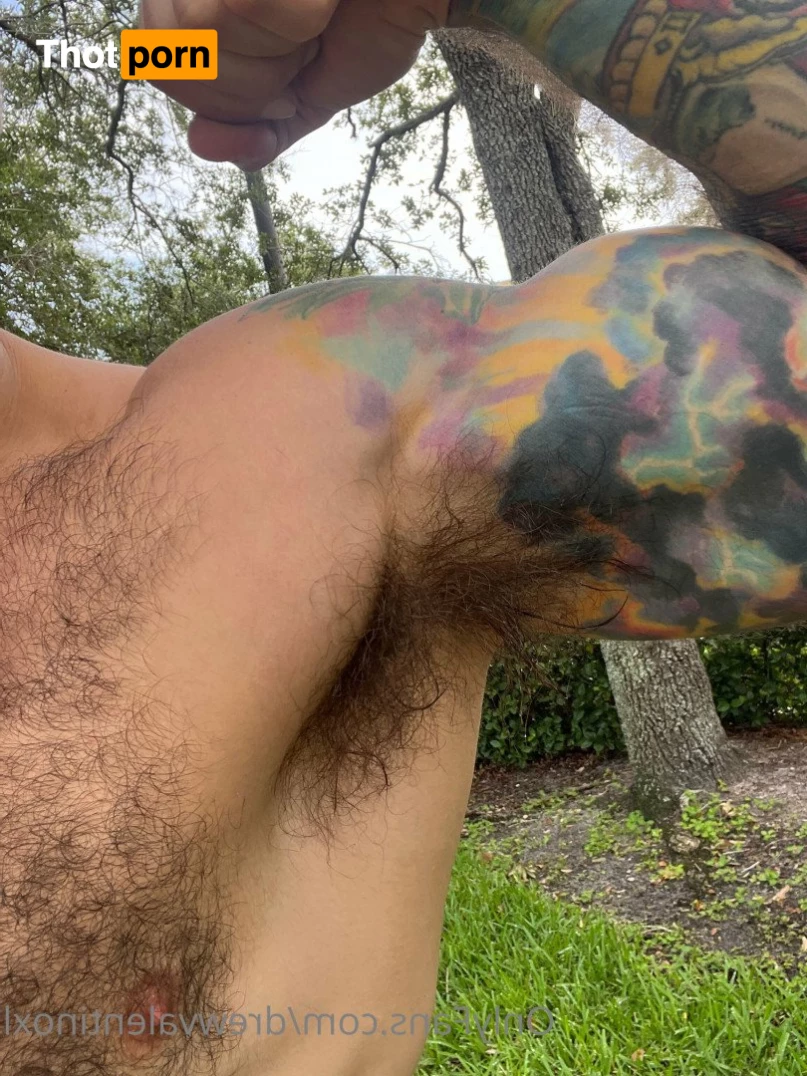 Drew Valentino (DrewcyFrOOtXL) 2159110