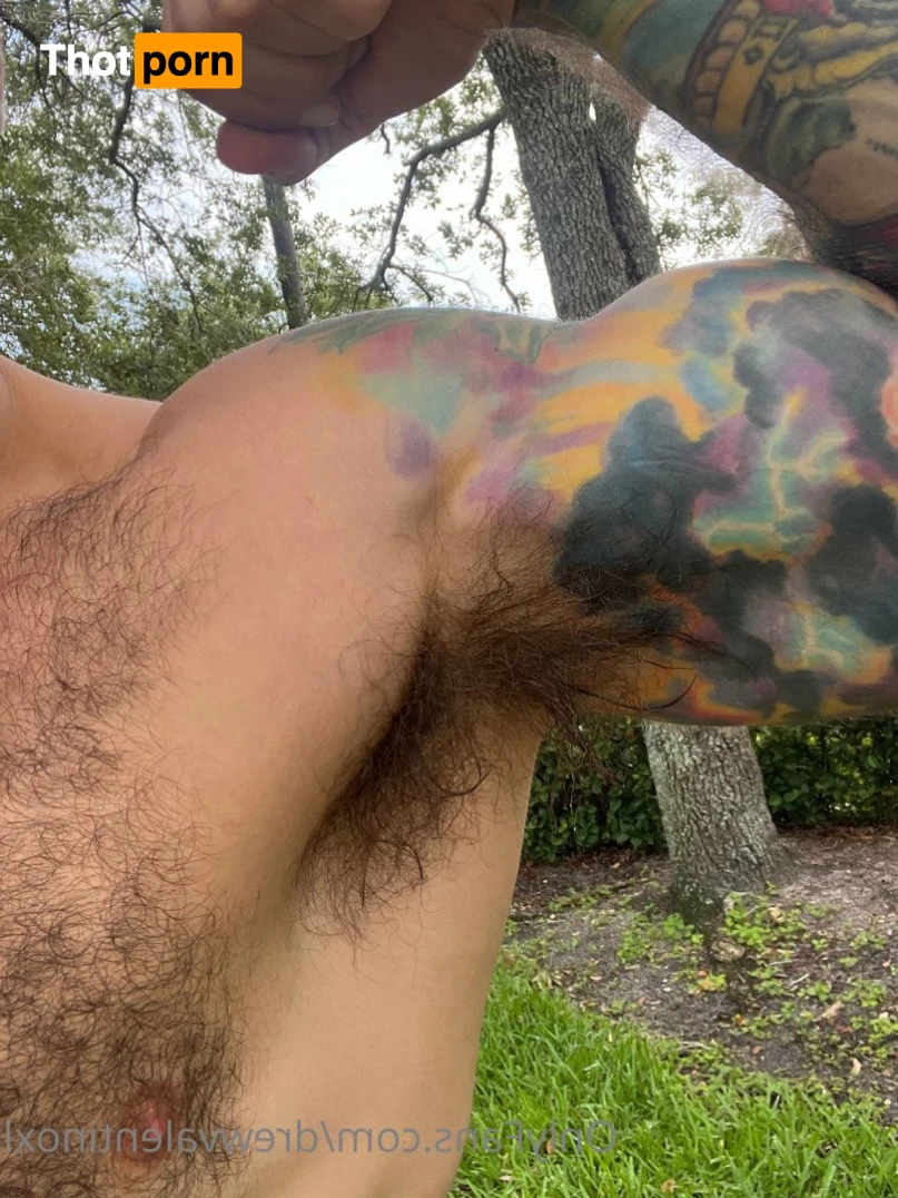 Drew Valentino (DrewcyFrOOtXL) 2159113