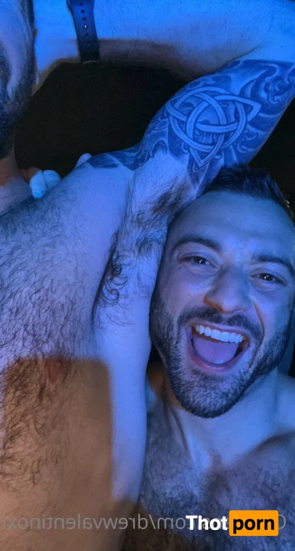 Drew Valentino (DrewcyFrOOtXL) 2159117