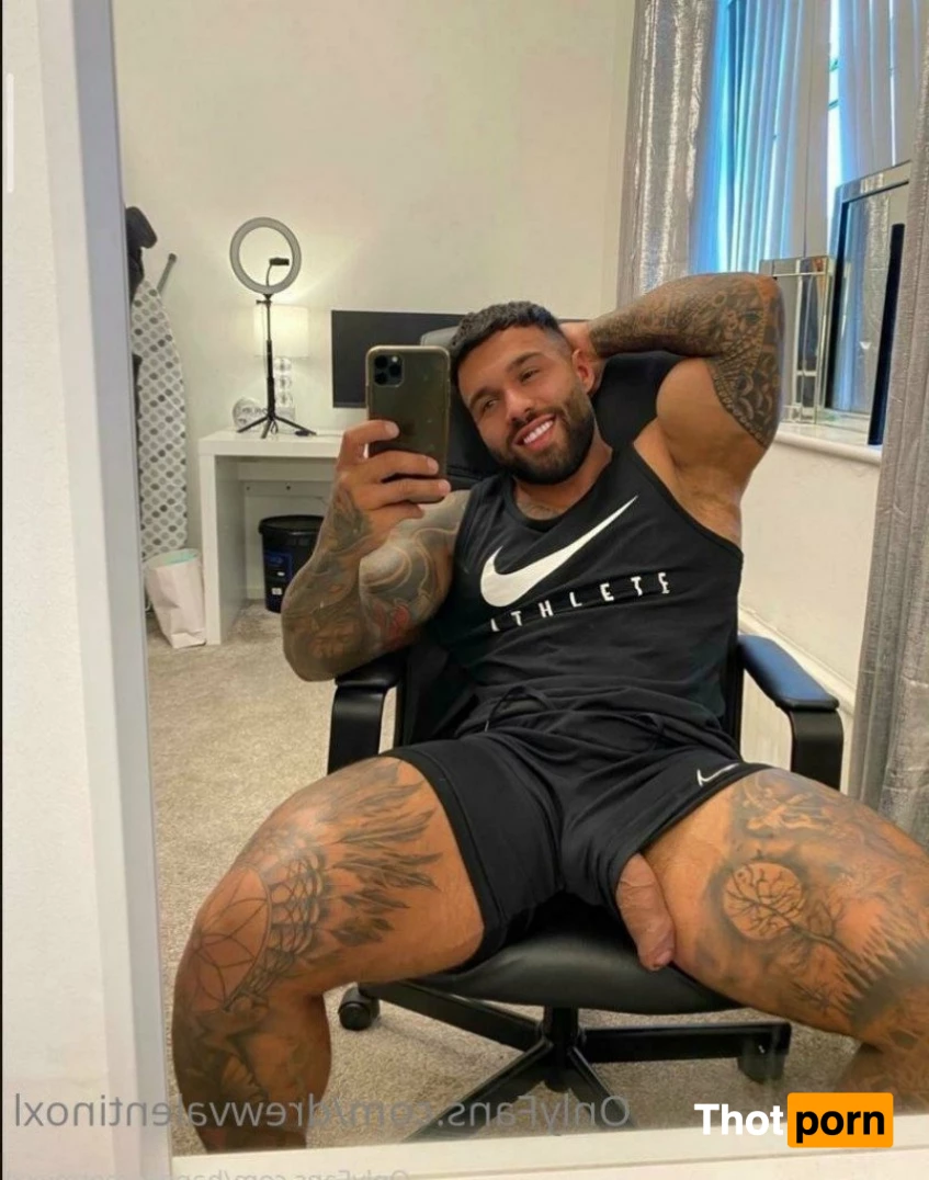 Drew Valentino (DrewcyFrOOtXL) 2159127