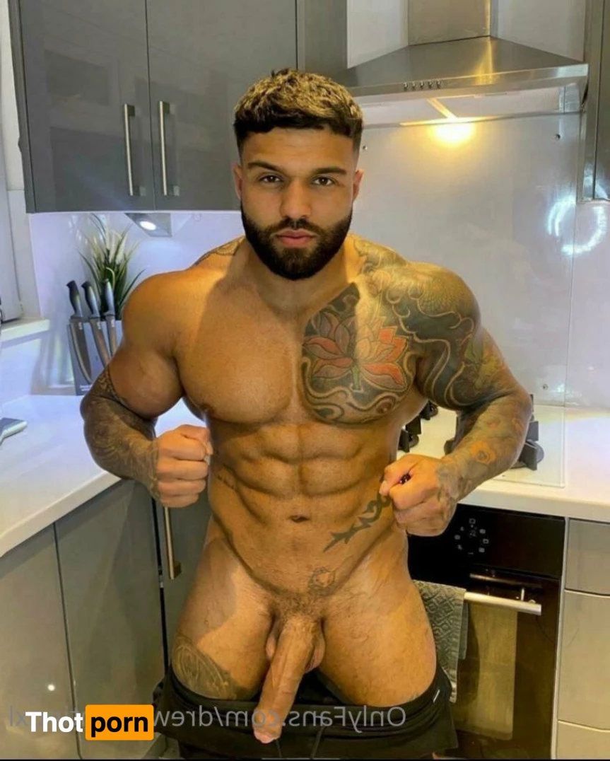 Drew Valentino (DrewcyFrOOtXL) 2159147