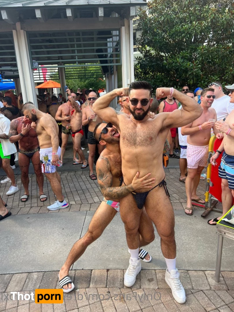 Drew Valentino (DrewcyFrOOtXL) 2159151